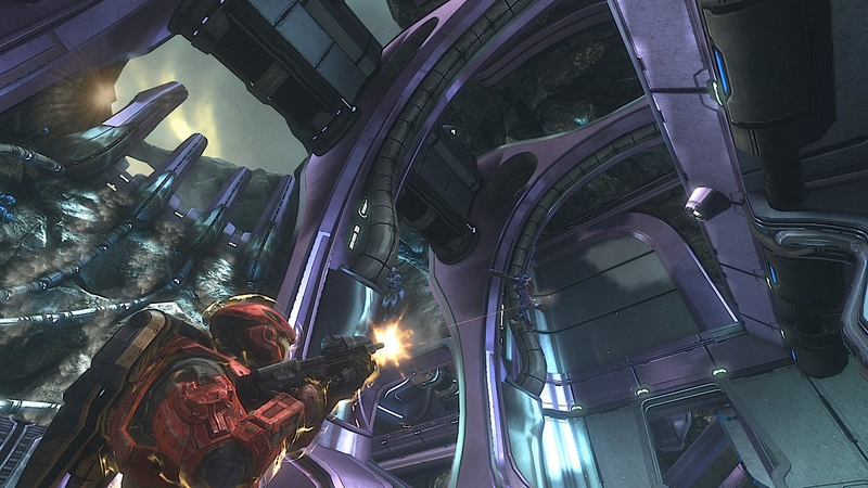 Illustration for article titled Halo: Anniversary Deftly Repaints Gaming History